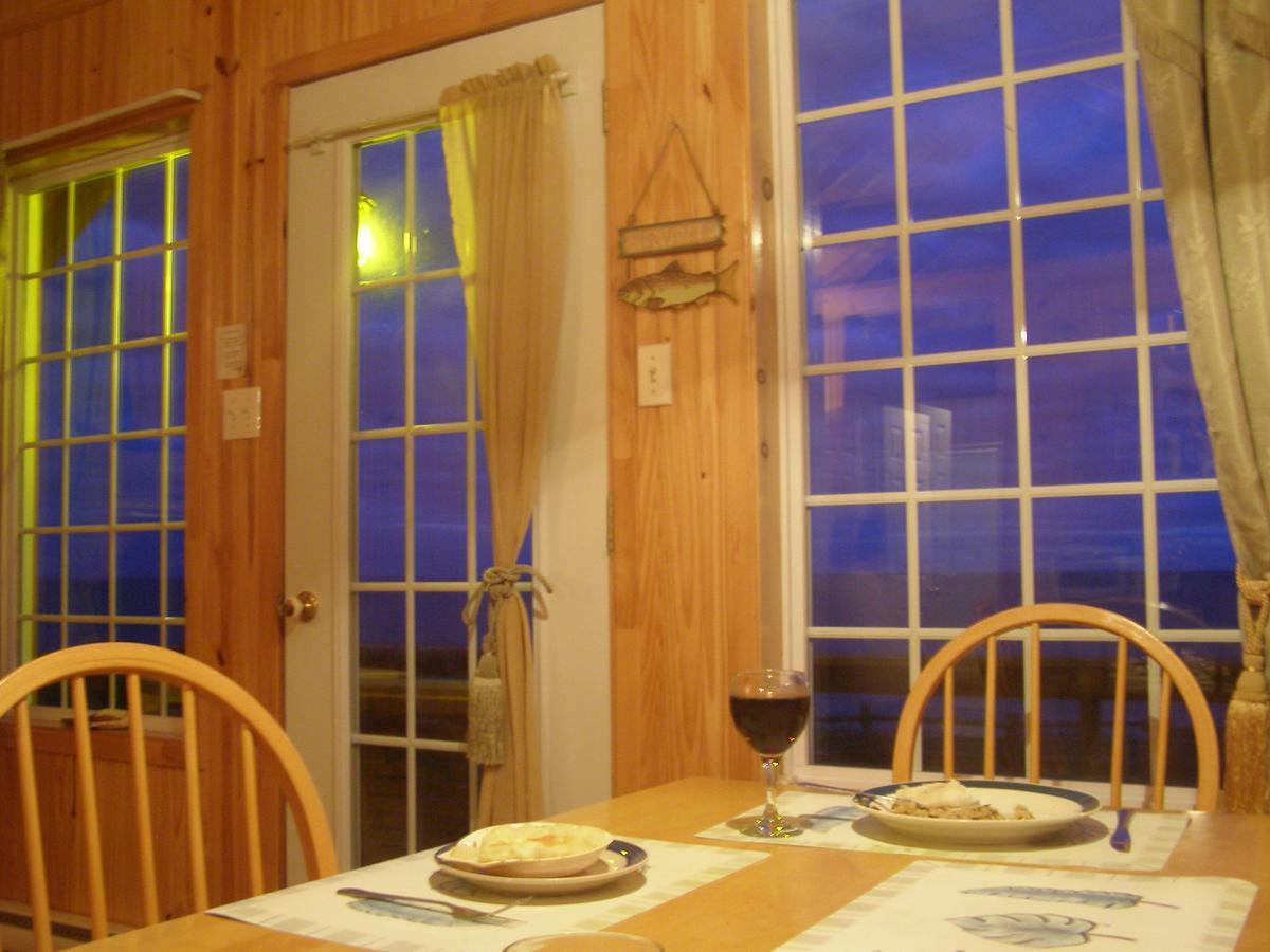 Les Chalets Brise-De-Mer Sainte-Therese-de-Gaspe Exterior photo