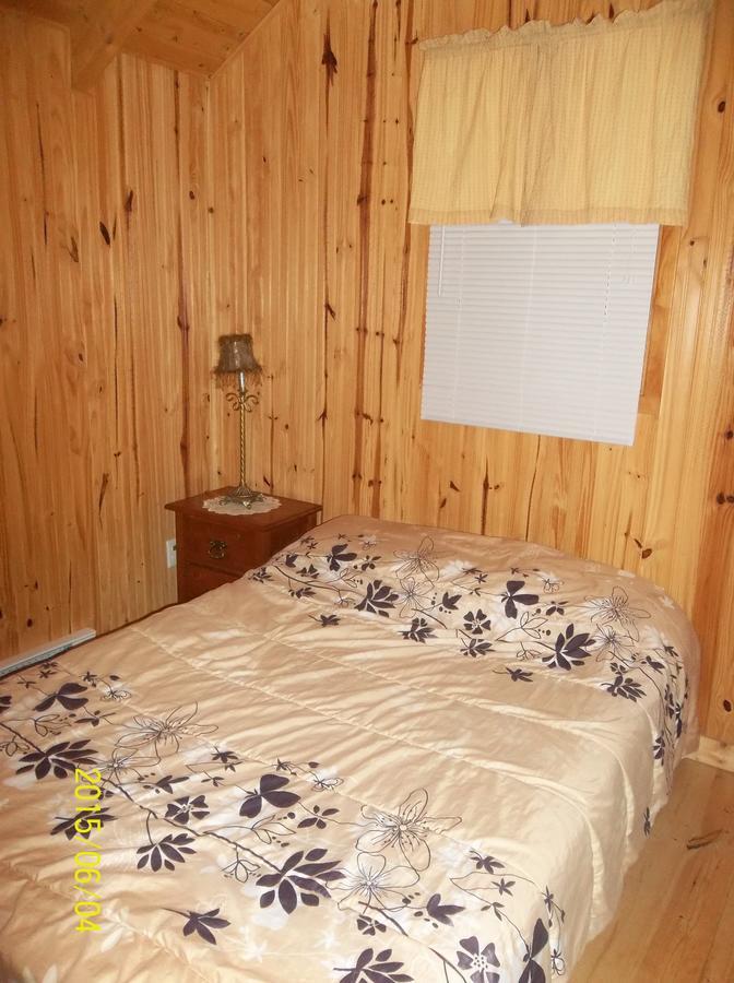 Les Chalets Brise-De-Mer Sainte-Therese-de-Gaspe Exterior photo