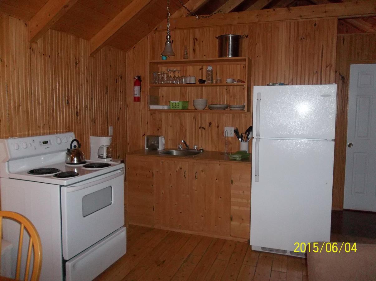 Les Chalets Brise-De-Mer Sainte-Therese-de-Gaspe Exterior photo